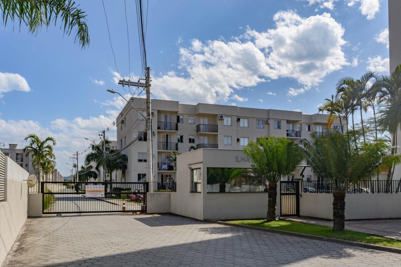 Apto C Otima Localizacao Prox Praias E Pq Aquatico Apartamento Florianópolis